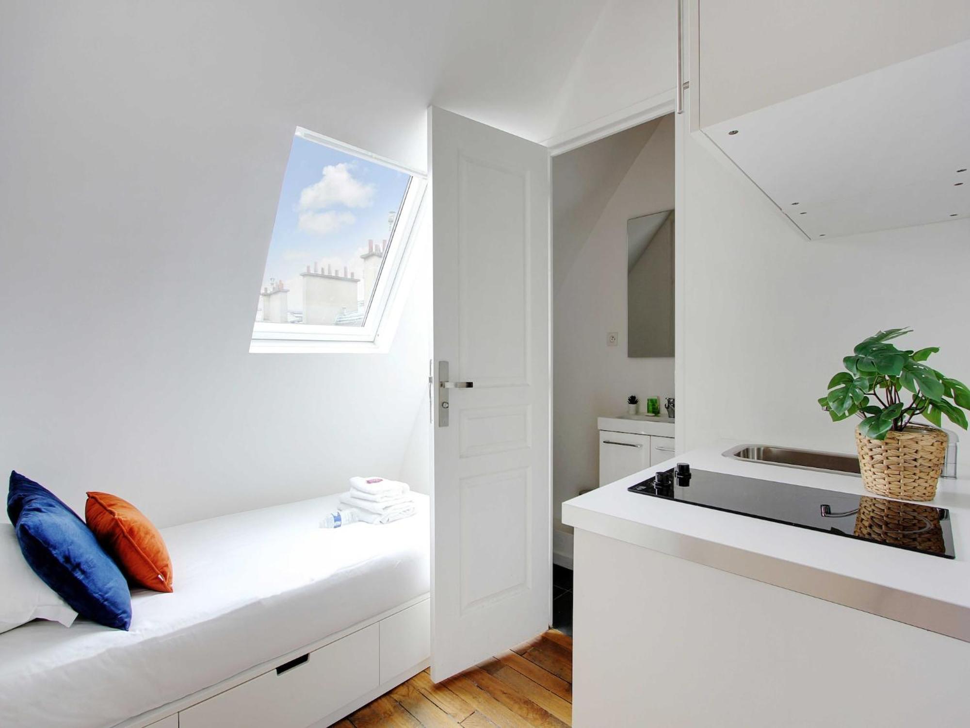 Apartment Bedroom 2 - Place Victor Hugo Trocadero - Bail Mobilite